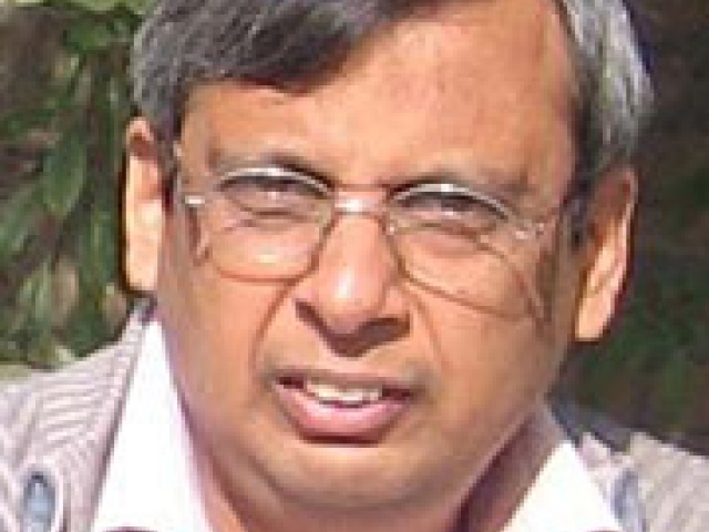 Prof. Hemant Ahluwalia (India)